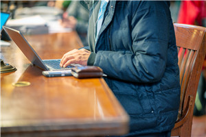 淺談中醫學在職研究生的培養