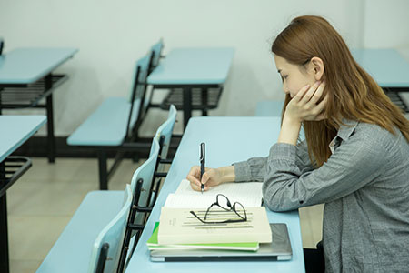 HTʿW(xu)УЩߣҪx